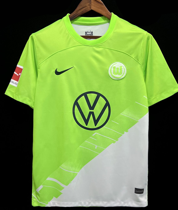 Fans Verison 23/24 Wolfsburg home football shirt