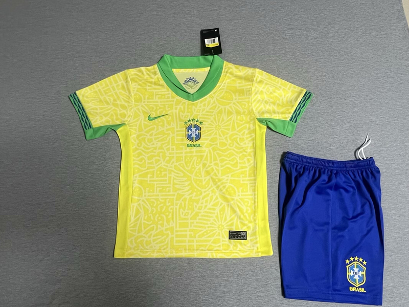 Adult kits 24/25 Brazil home