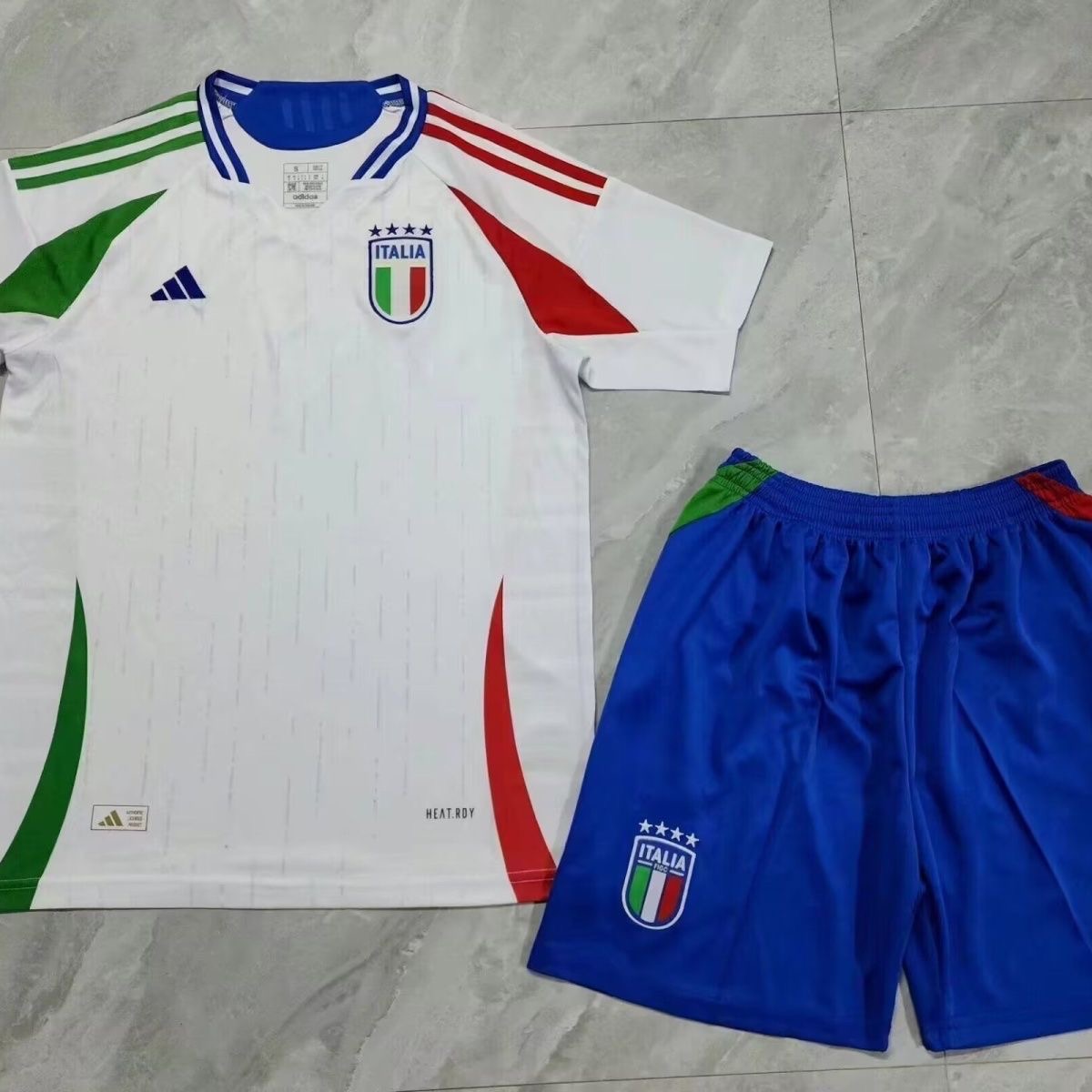 Kids kit 24/25 Italy away