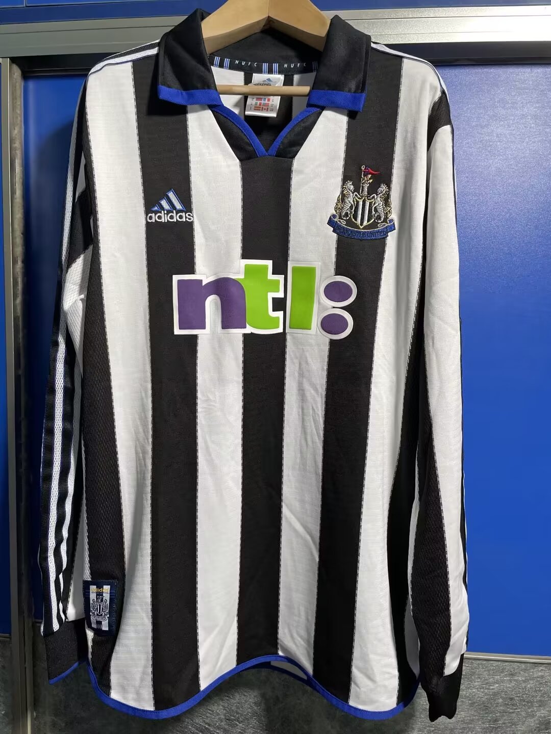 Retro 00/01 Newcastle United home long sleeve