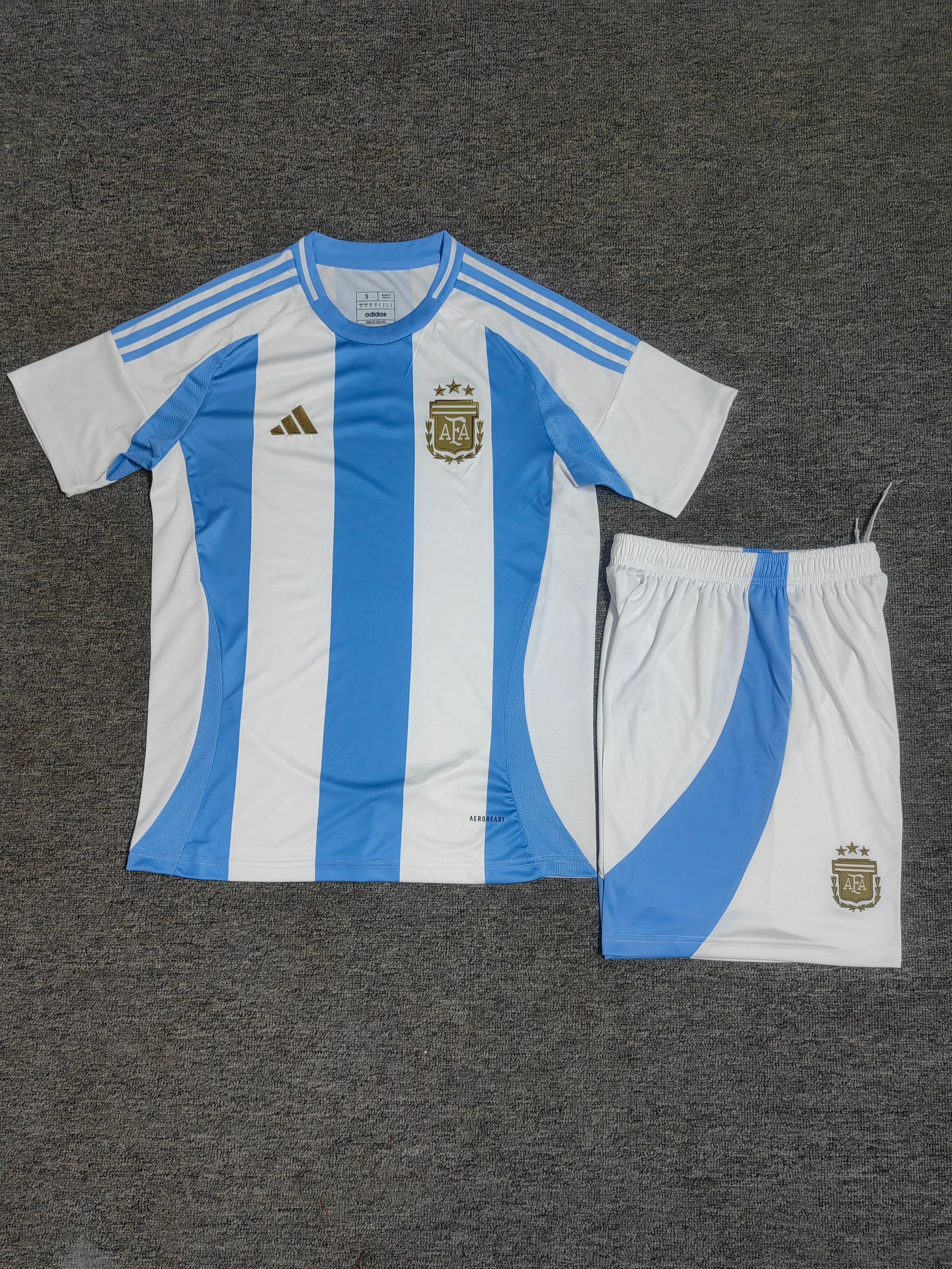 Adults kits 24/25 Argentina Home