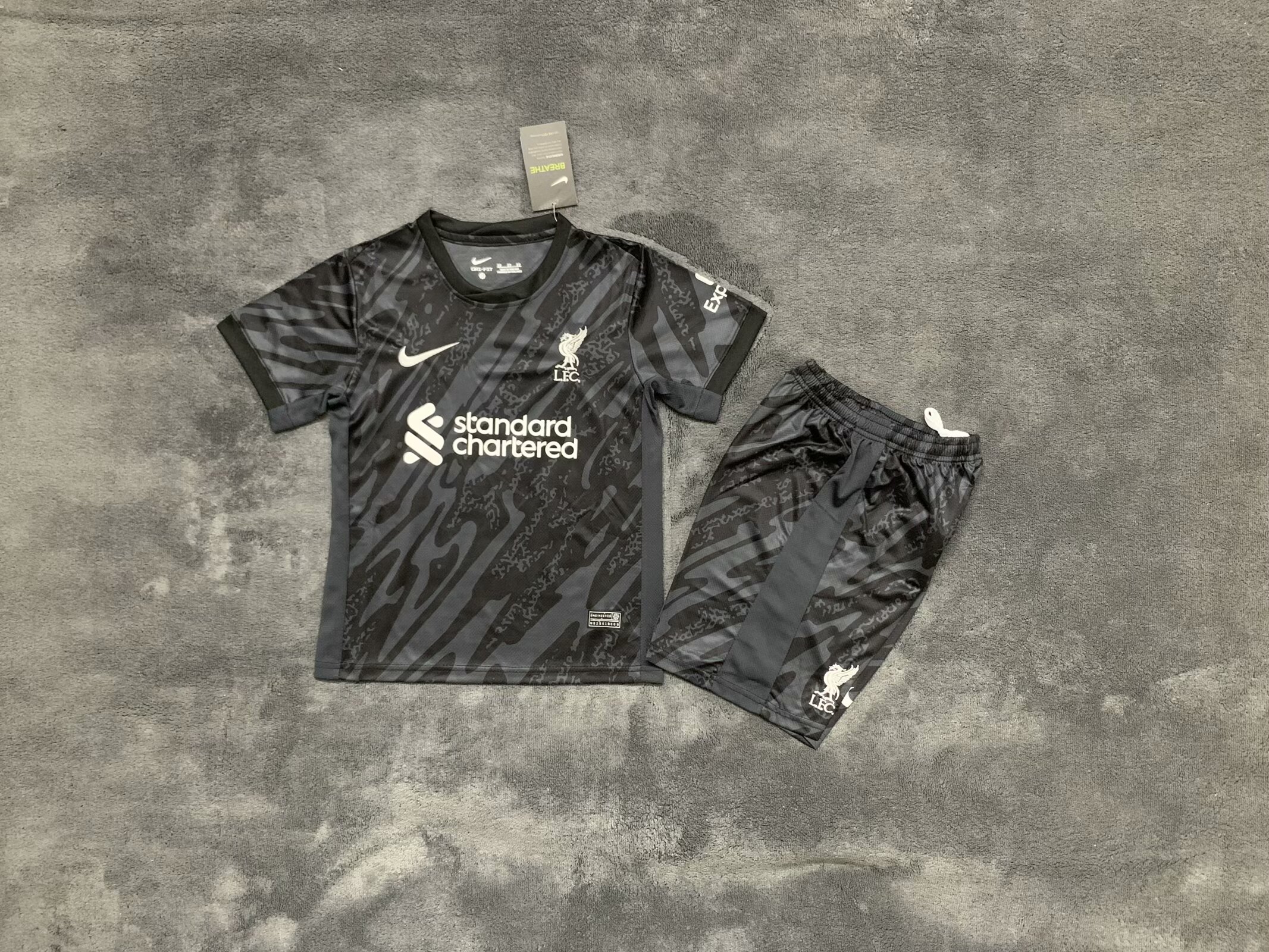 Kids Kits 24/25 Liverpool black goalkeeper