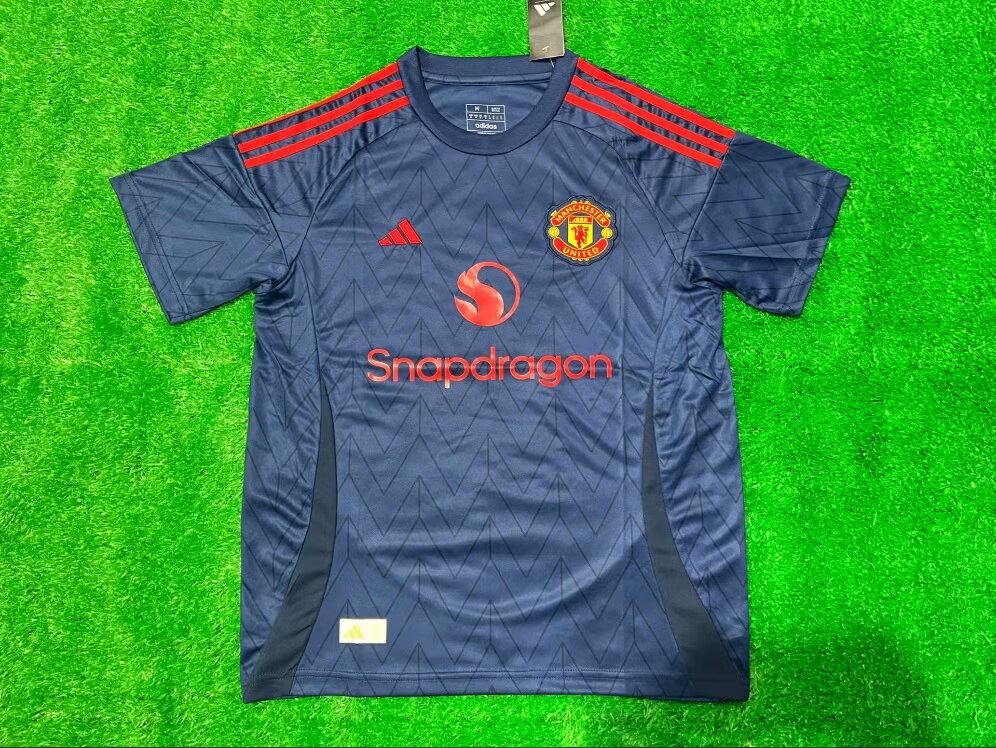 Fans Version 24/25 Manchester United Away