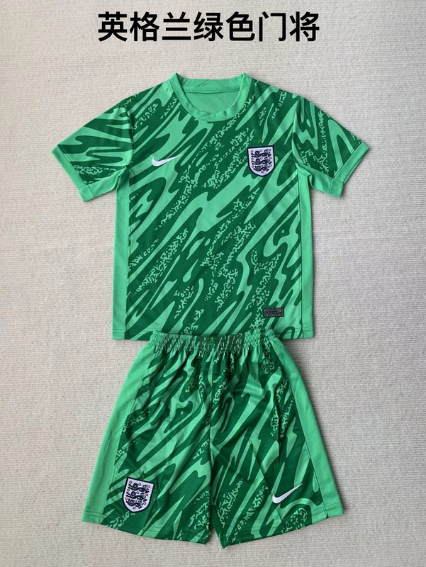 kids kits 24∕25 England goalkeeper