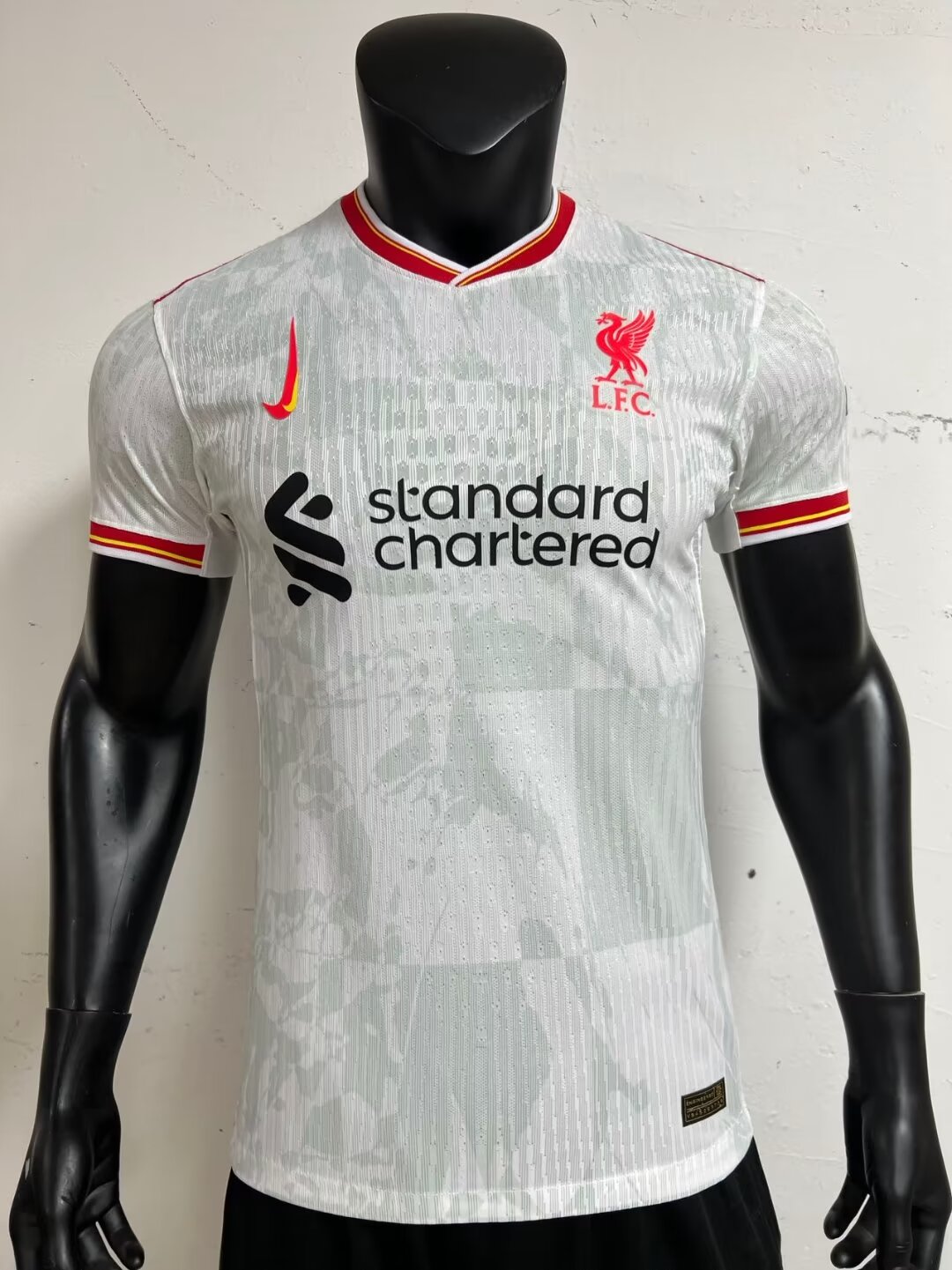 Player version 24/25 Liverpool third Away