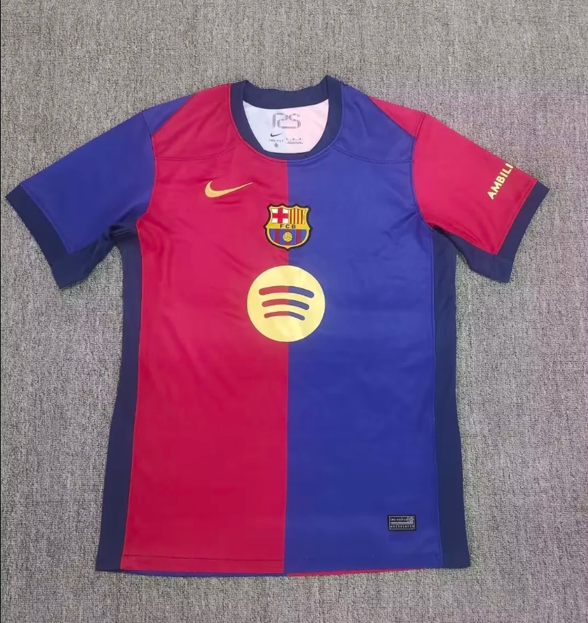 Fans Verison 24/25 Barcelona home New advertising version