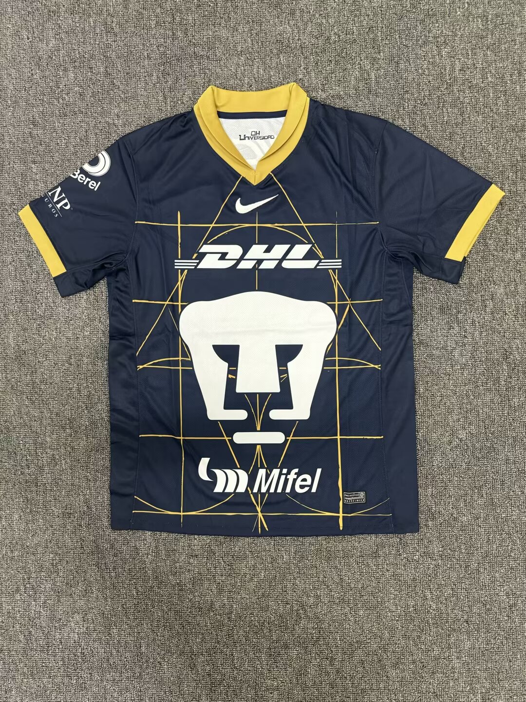 Fans Verison 24/25 Pumas away