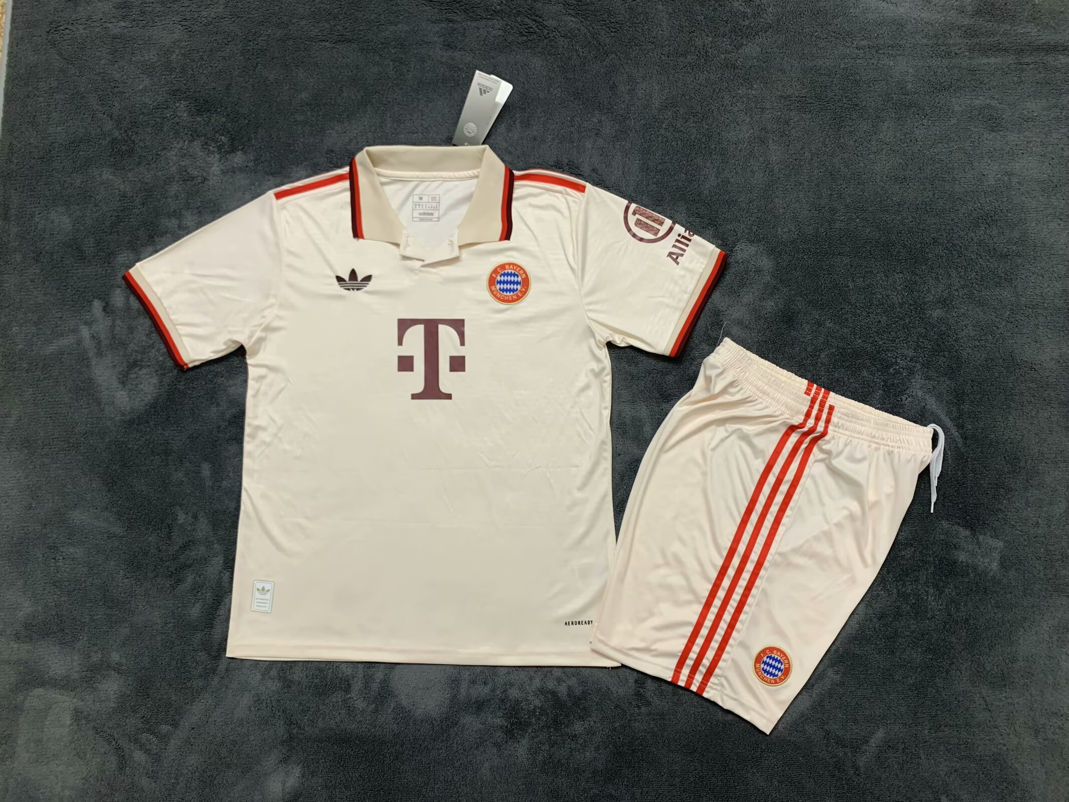 Adults kits 24/25 Bayern the third Away