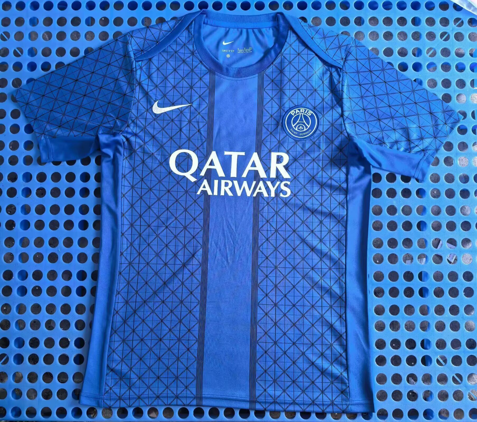 Fans Version 25/26 Paris pre match training suit 