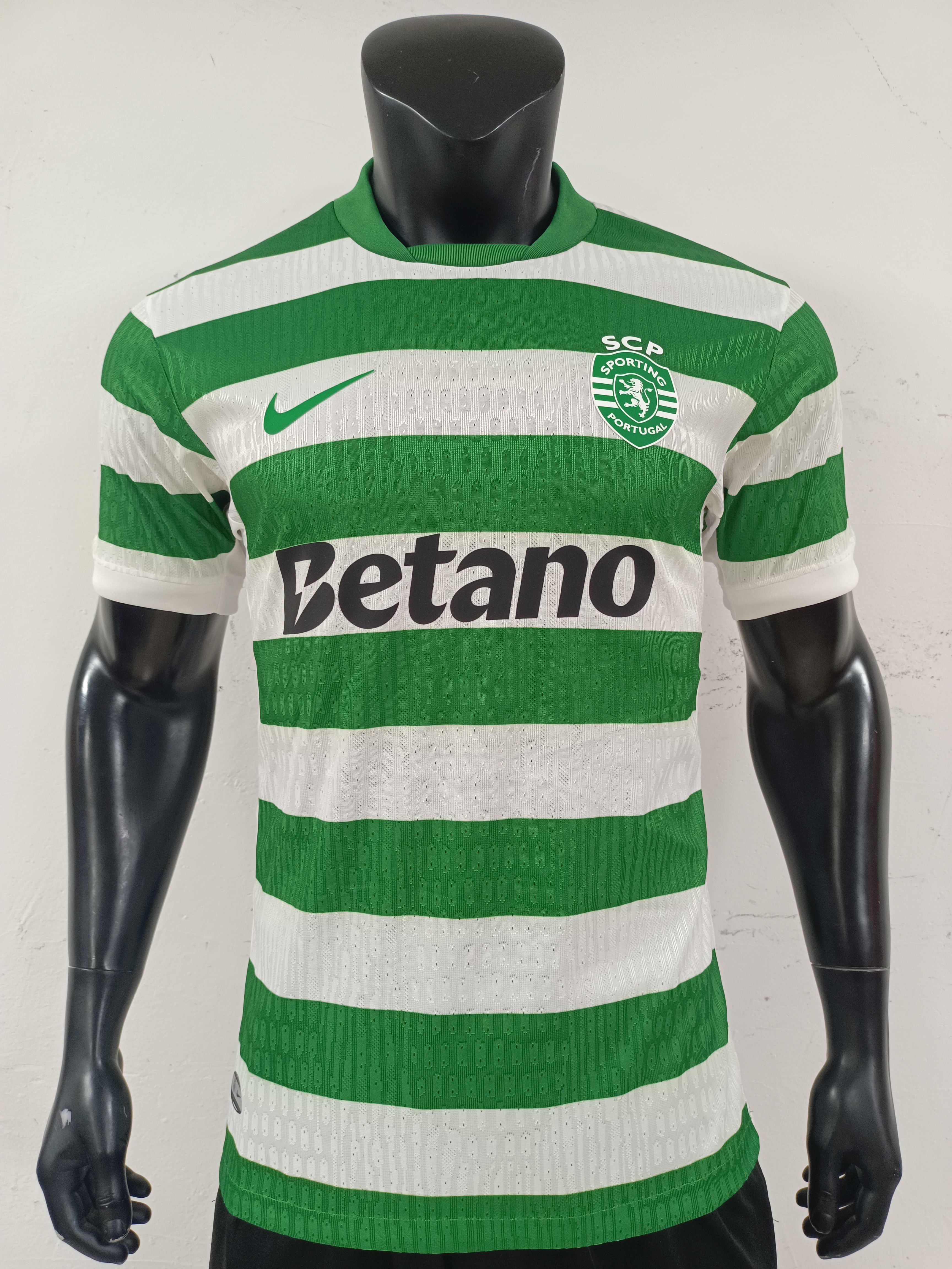 Player Version 25/26 Lisbon Home 