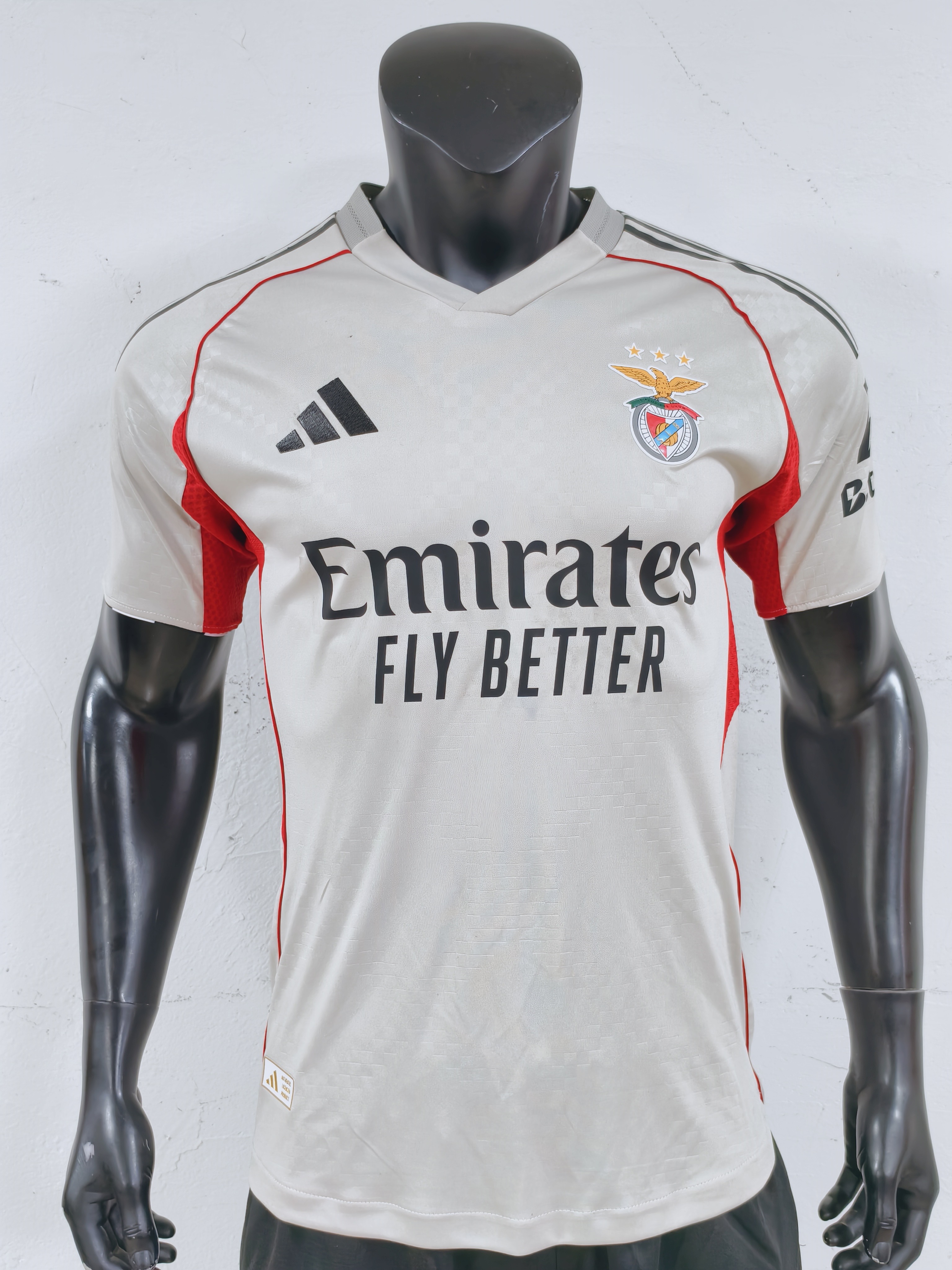 Player Version 25/26 Benfica away 