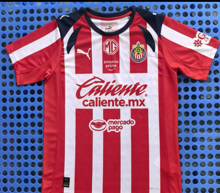 Fans Version 25/26 Chivas Regal home court