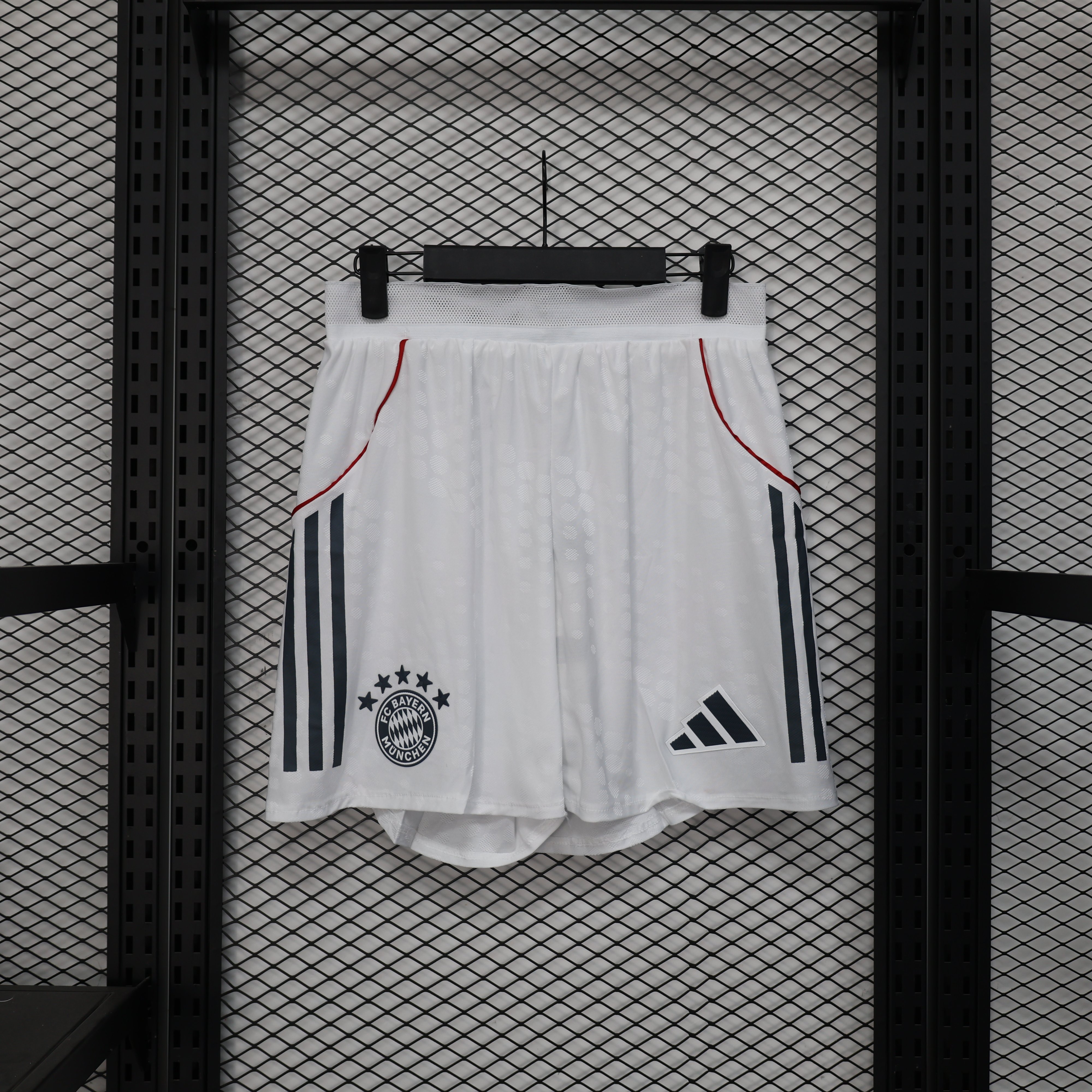  Player Version 25/26 Bayern home shorts