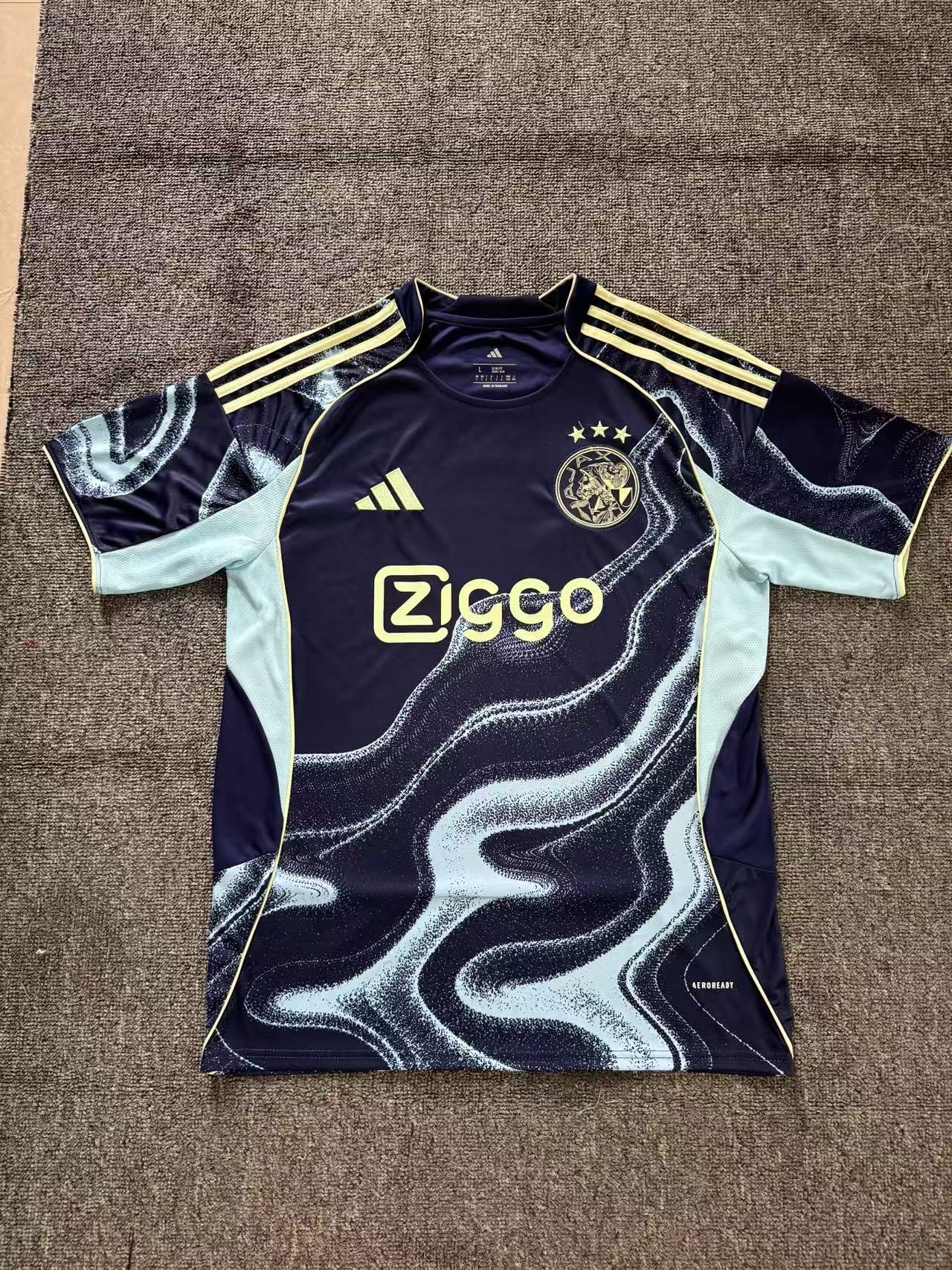 Fans Version 25/26 Ajax away game