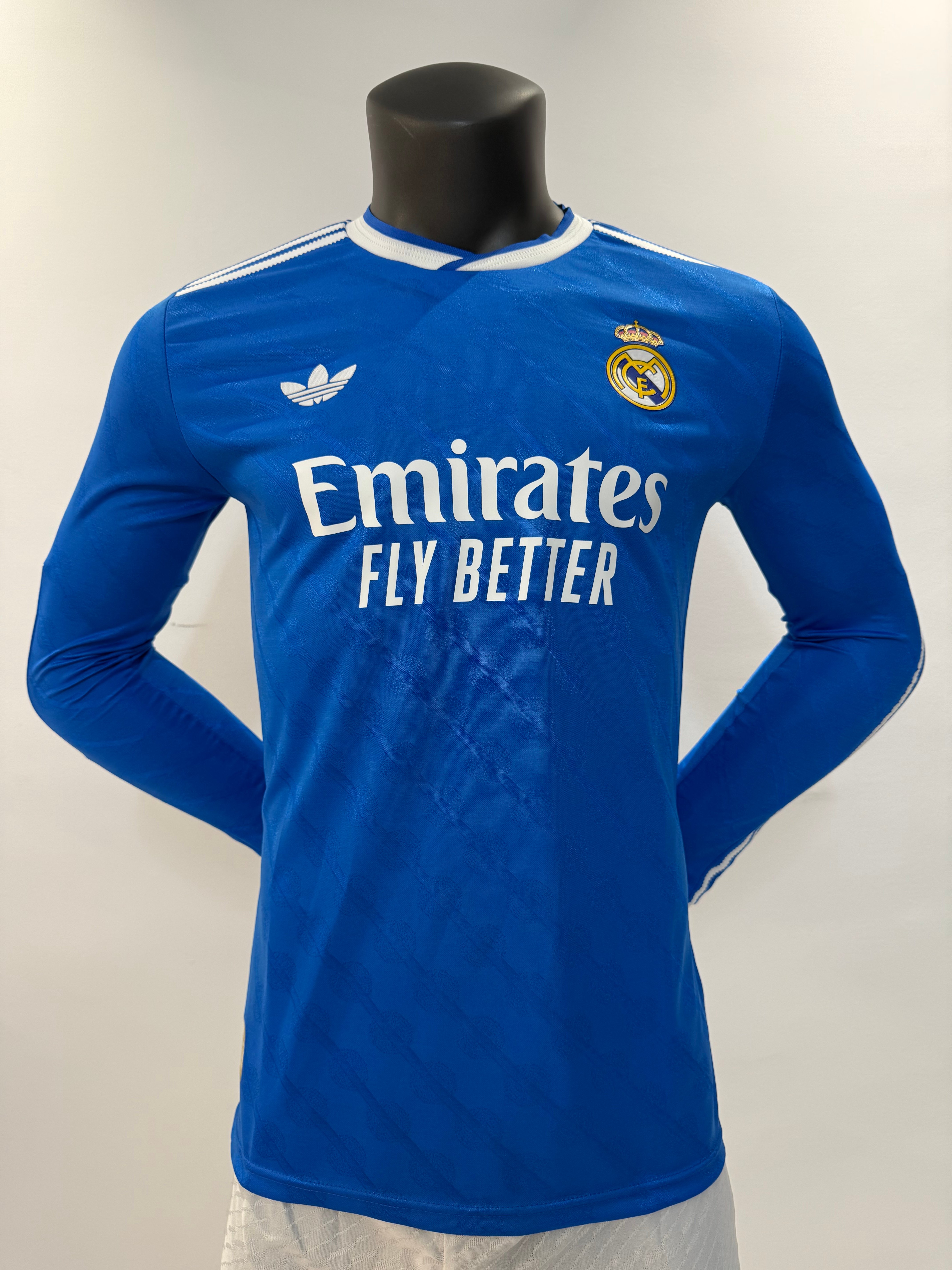 Player Version 25/26 Real Madrid second away (long sleeved)
