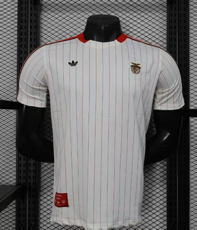 Player Version 25/26 Benfica casual style
