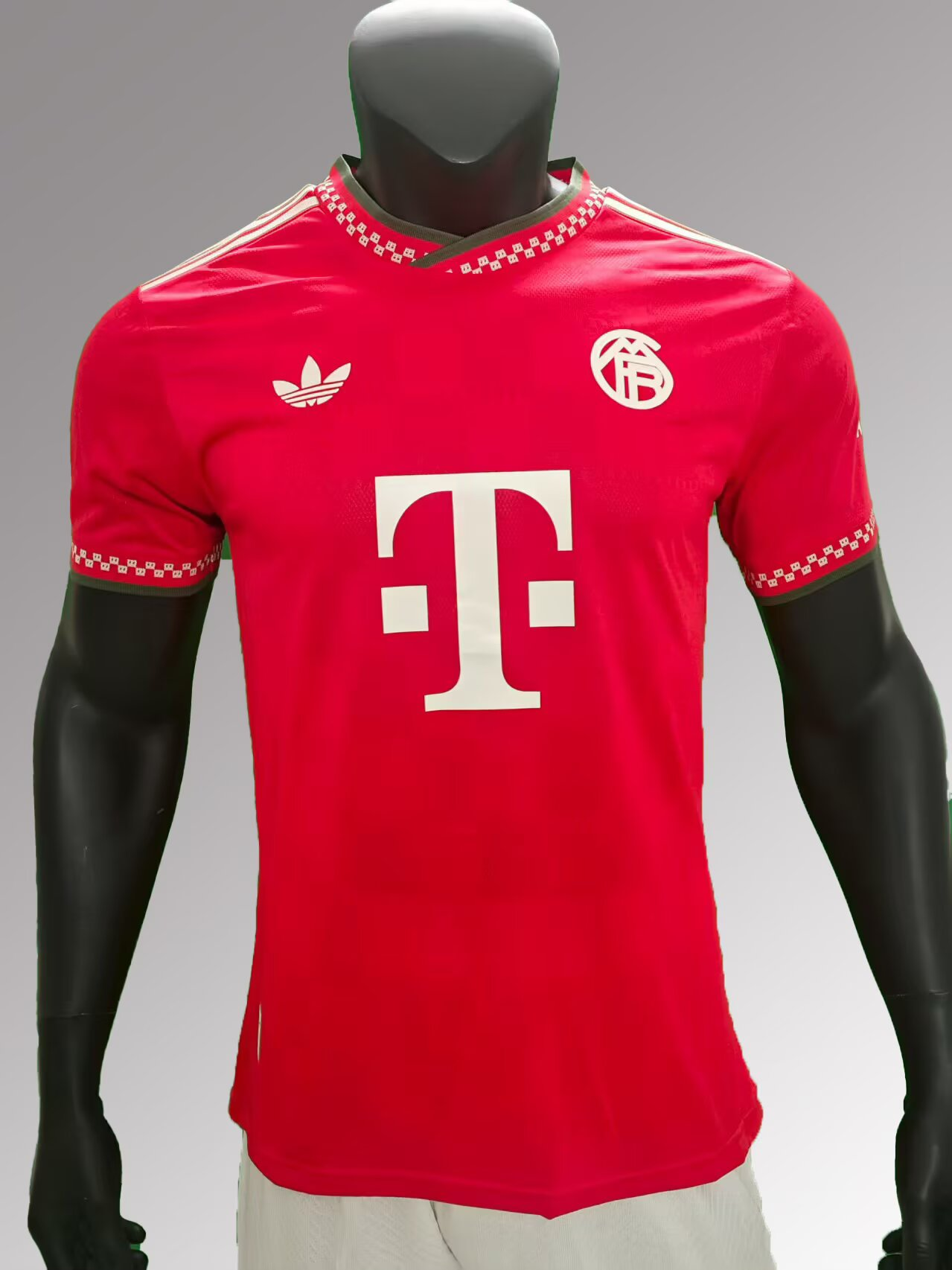 Player Version 25/26 Bayern Special Edition Red 
