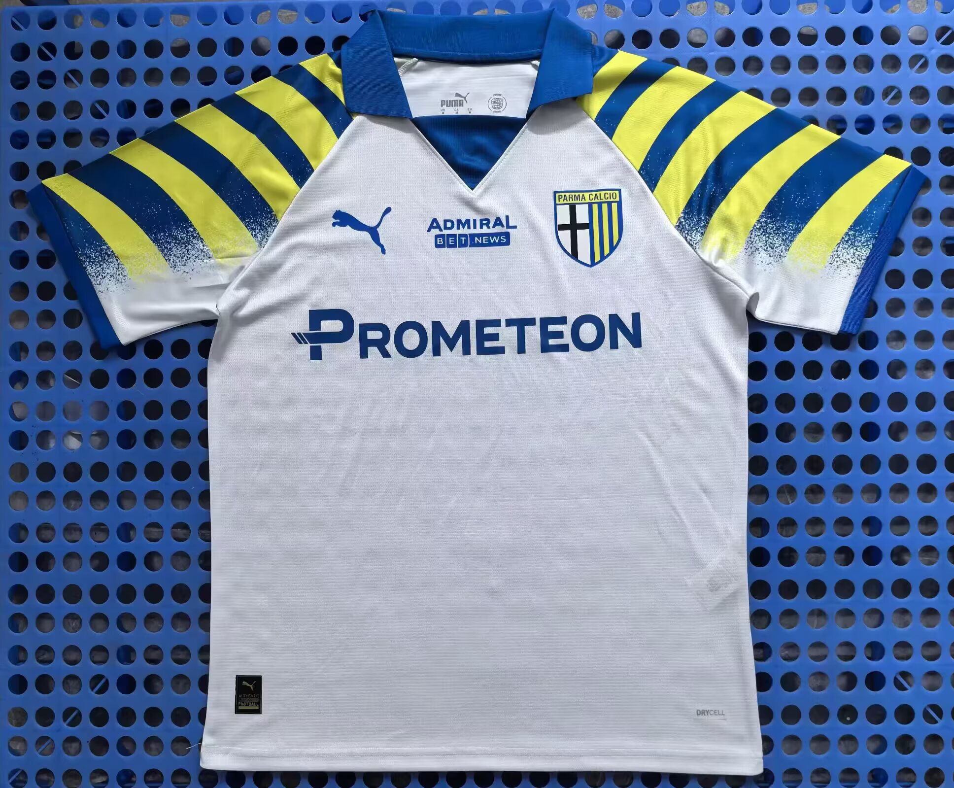  Fan version 25/26 Parma Second Guest