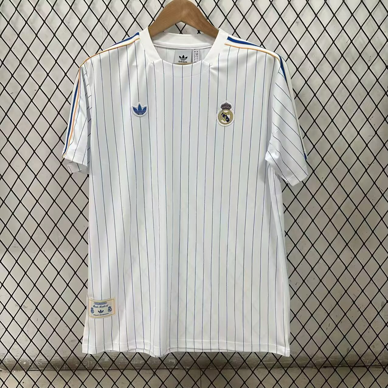 Retro 16/17 Real Madrid retro white edition