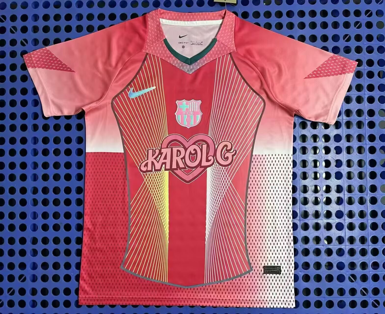  Fan version 25/26 Barcelona Pink Heart Special Edition
