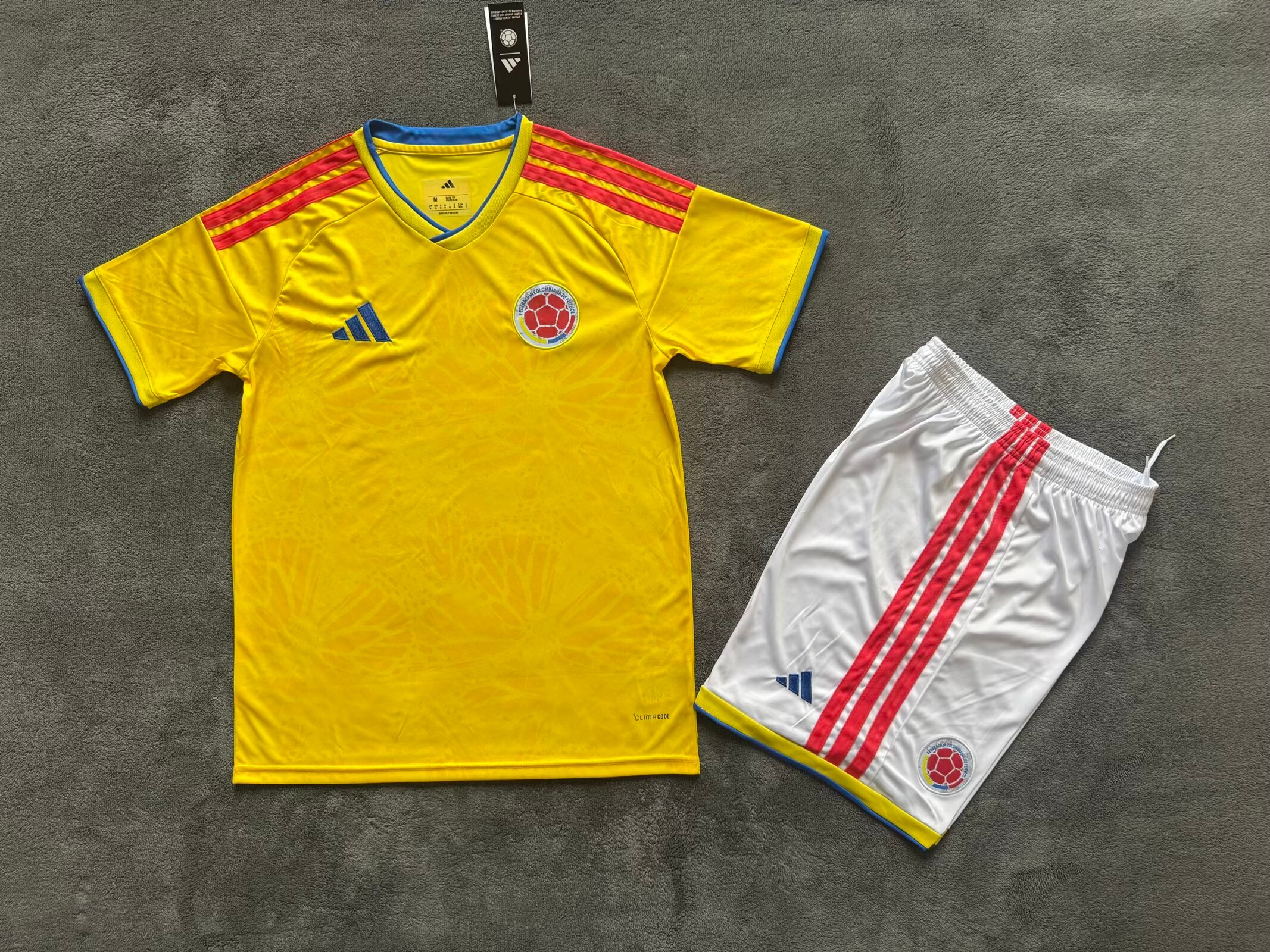  Adults kits 25/26 Colombian home
