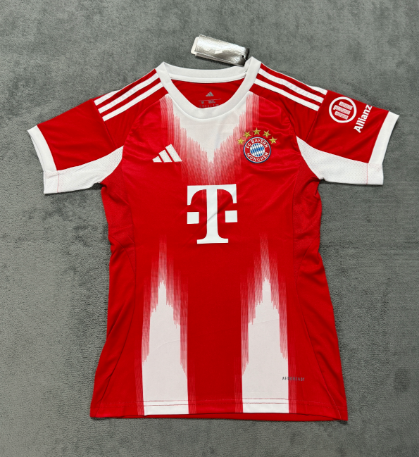 Fans Version 25/26 Bayern home Women 
