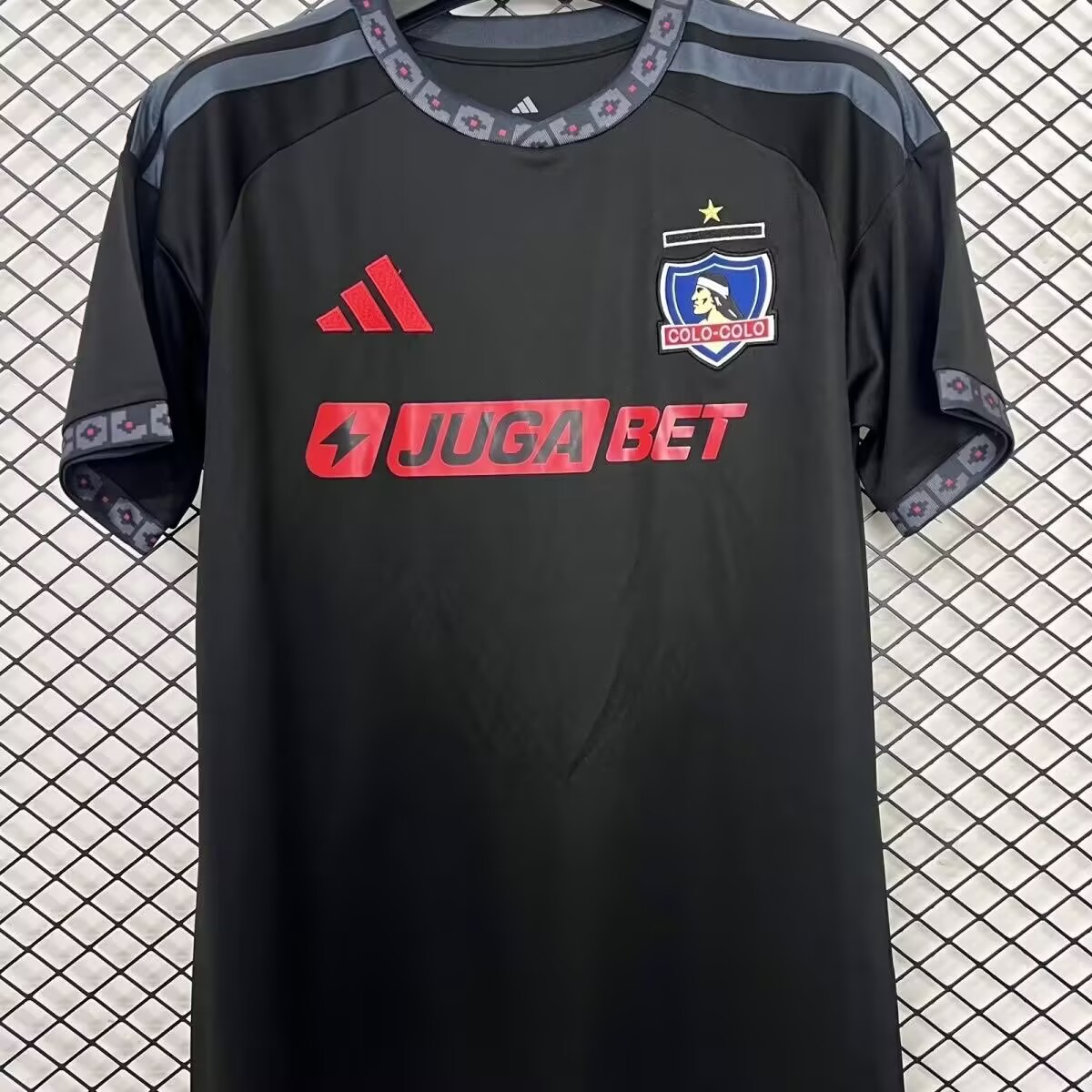 Fan version 26/27 Kolo away