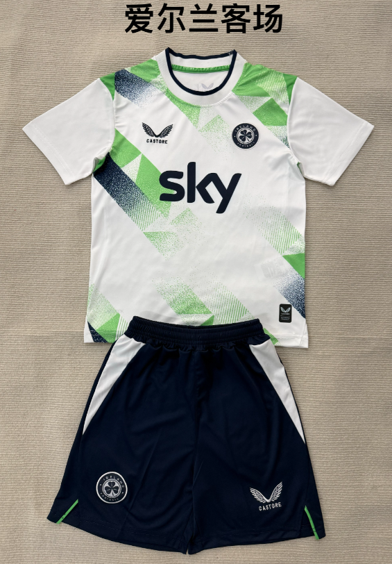 Adults kits 26/27 Ireland away