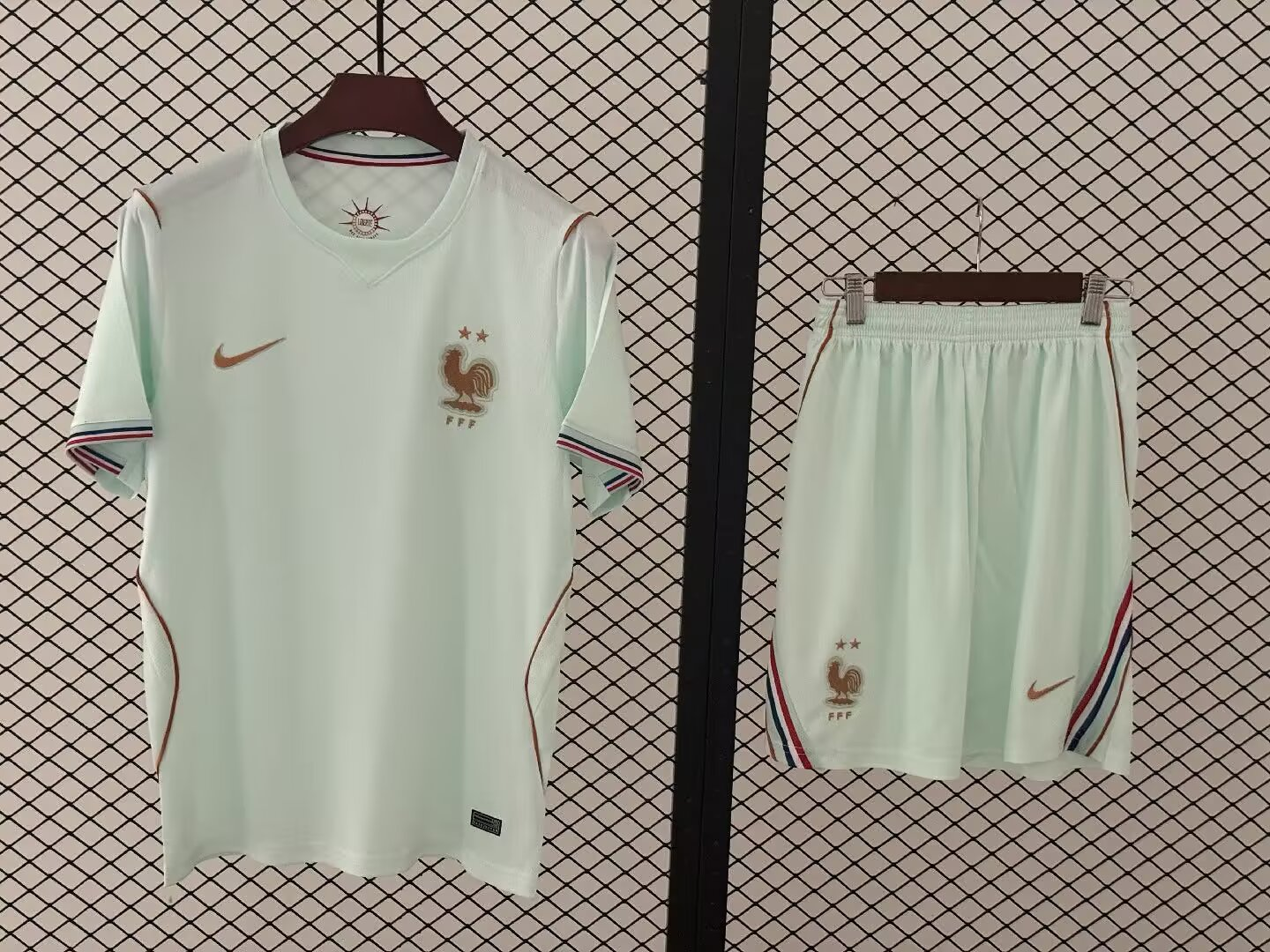Adults kits 26/27 France away
