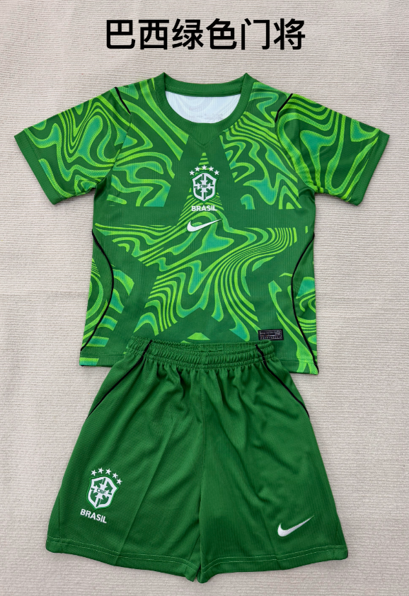 Adults kits 26/27 Brazilian green goalkeeper