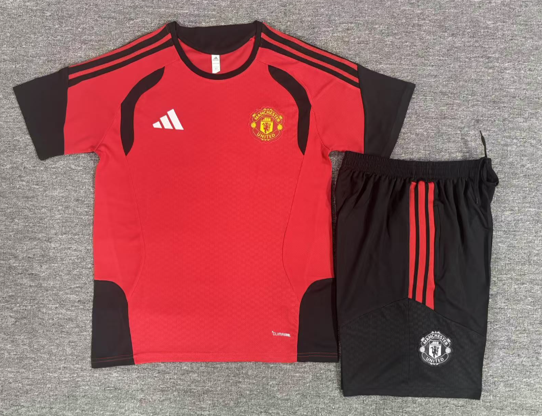 26/27 Manchester United Red Adults Training Kits