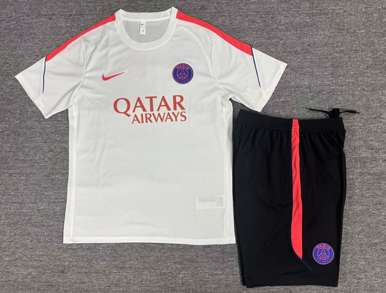 26/27 Paris White Adults Training Kits