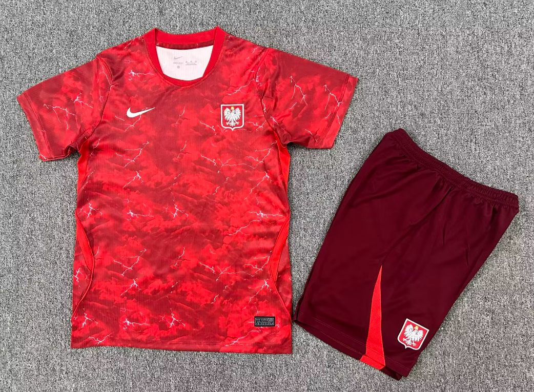 Kids kits 26/27 Poland away