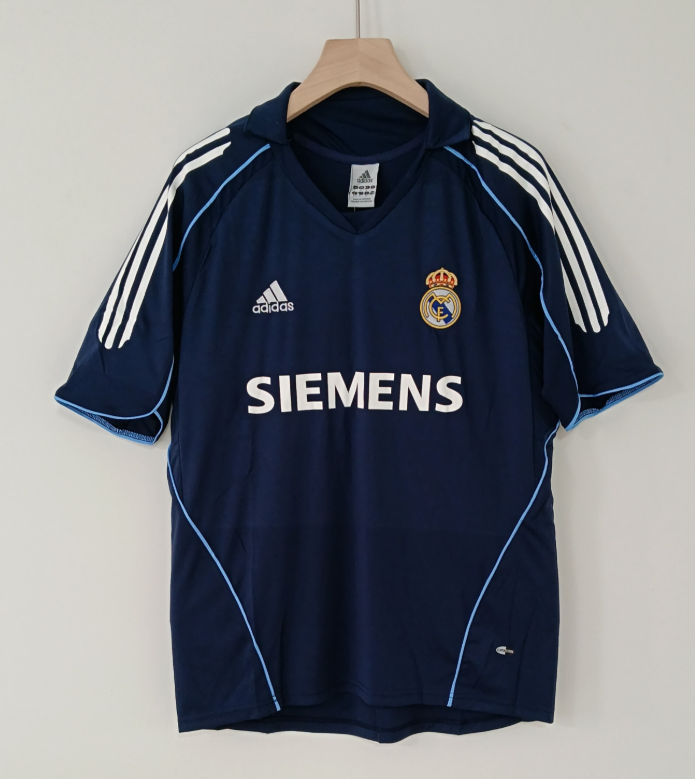 Retro 05/06 Real Madrid away