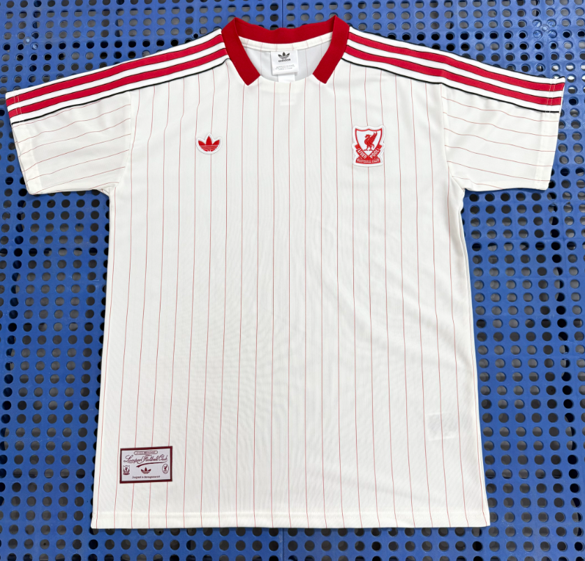 Fans Version 26/27 Liverpool retro style white