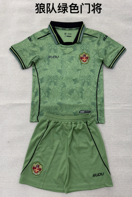  Adults kits 26/27 Wolves Green Goalkeeper