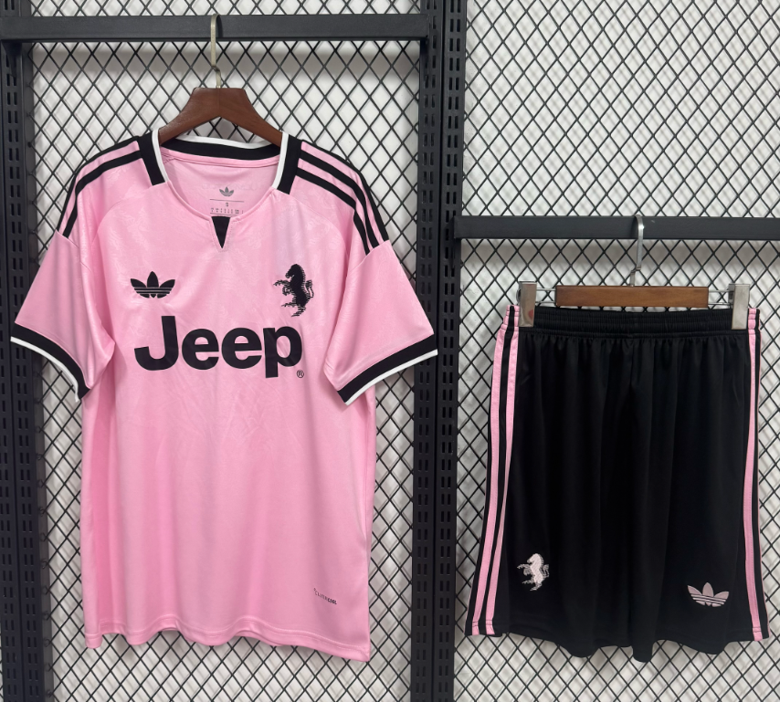  Adults kits 26/27 Juventus away