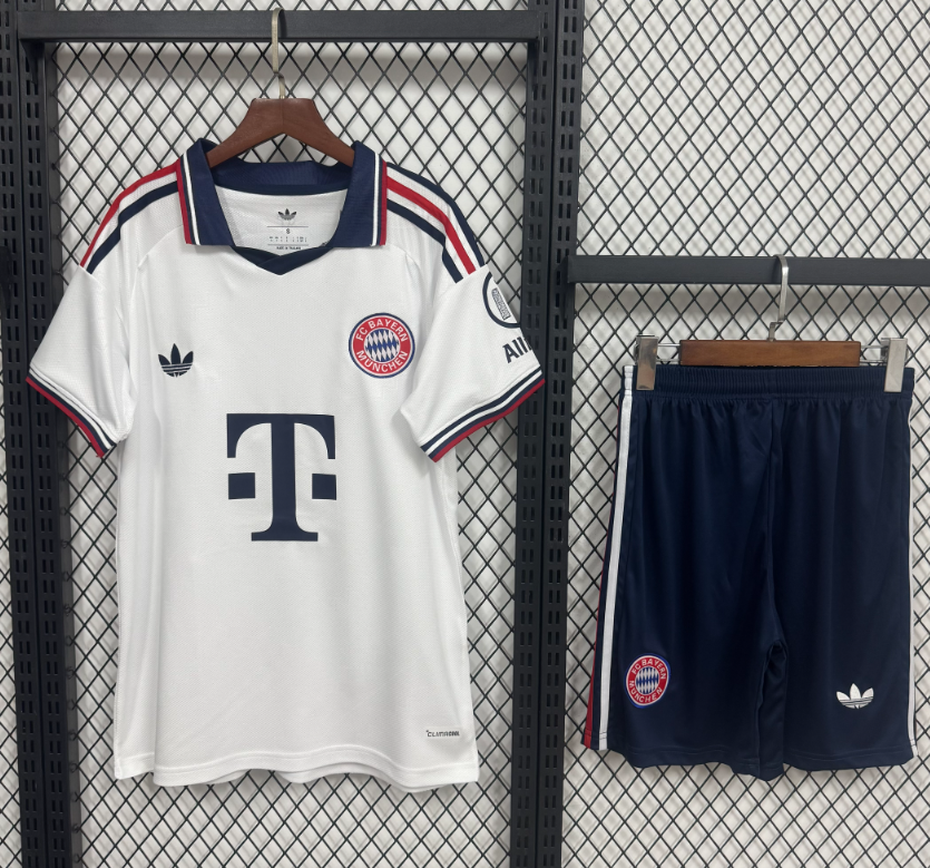  Adults kits 26/27 Bayern Munchen away